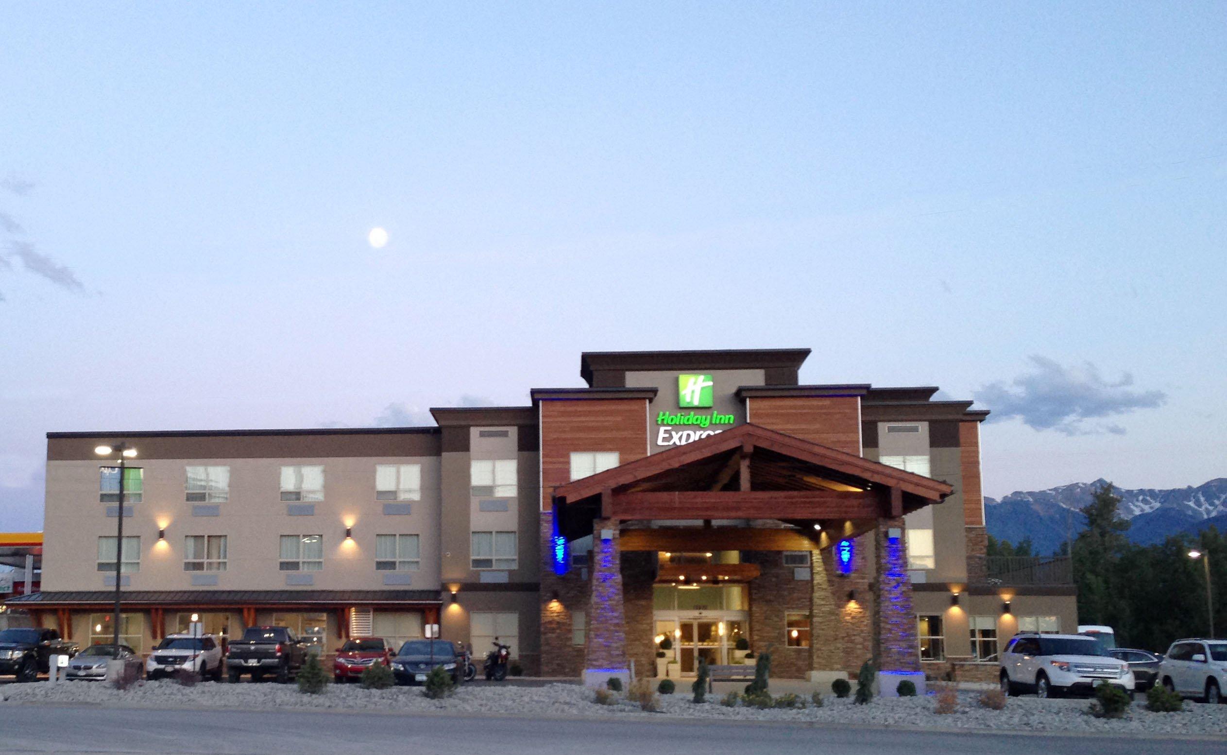 Holiday Inn Express Golden-Kicking Horse By Ihg Dış mekan fotoğraf