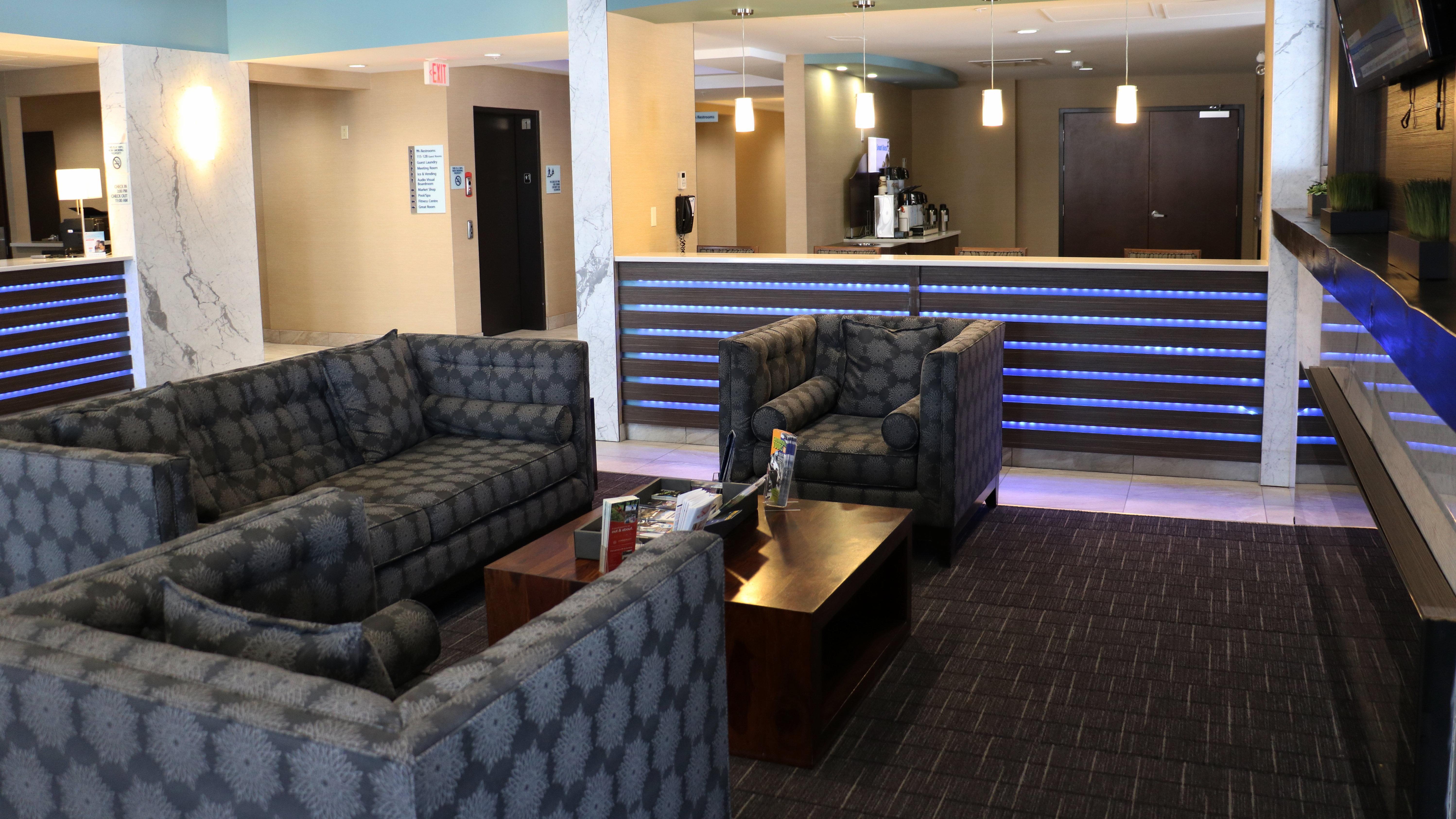 Holiday Inn Express Golden-Kicking Horse By Ihg Dış mekan fotoğraf