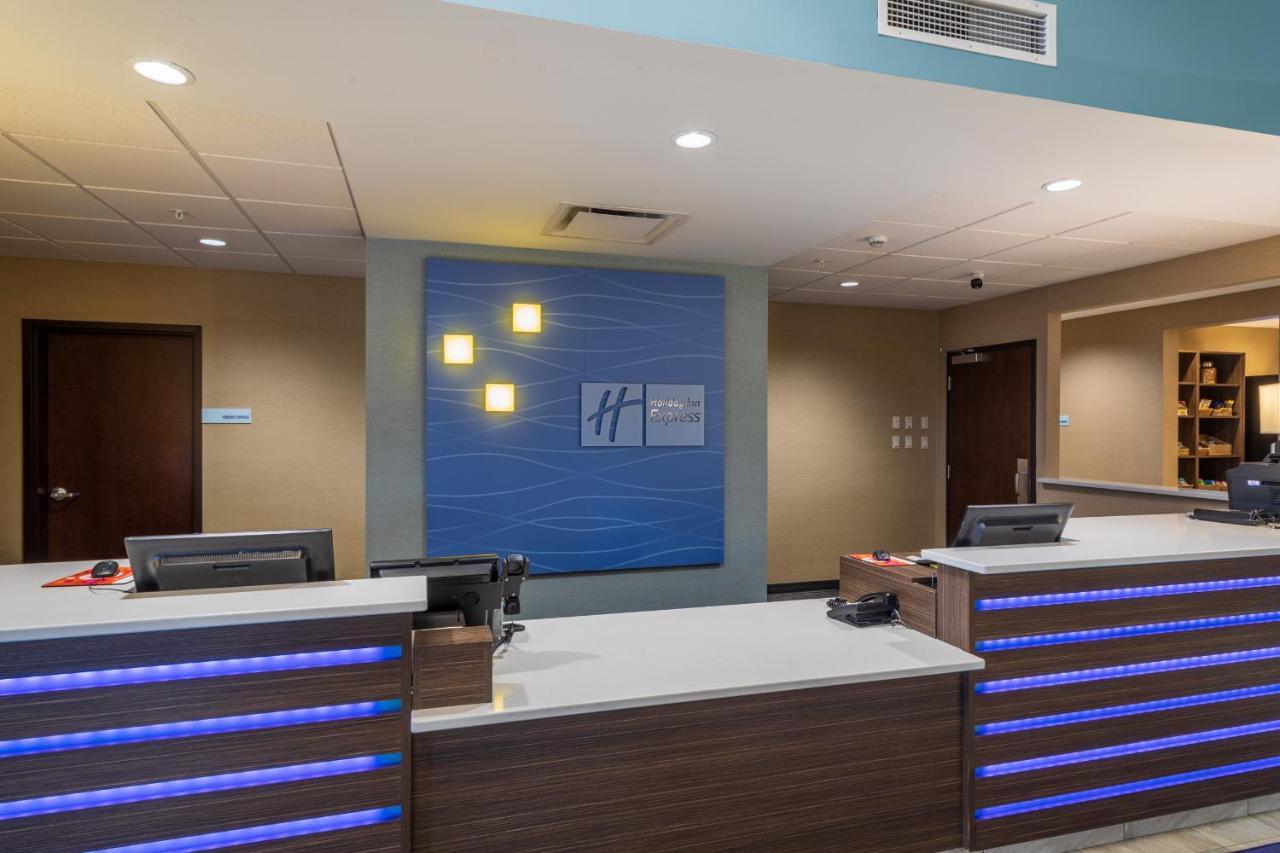 Holiday Inn Express Golden-Kicking Horse By Ihg Dış mekan fotoğraf