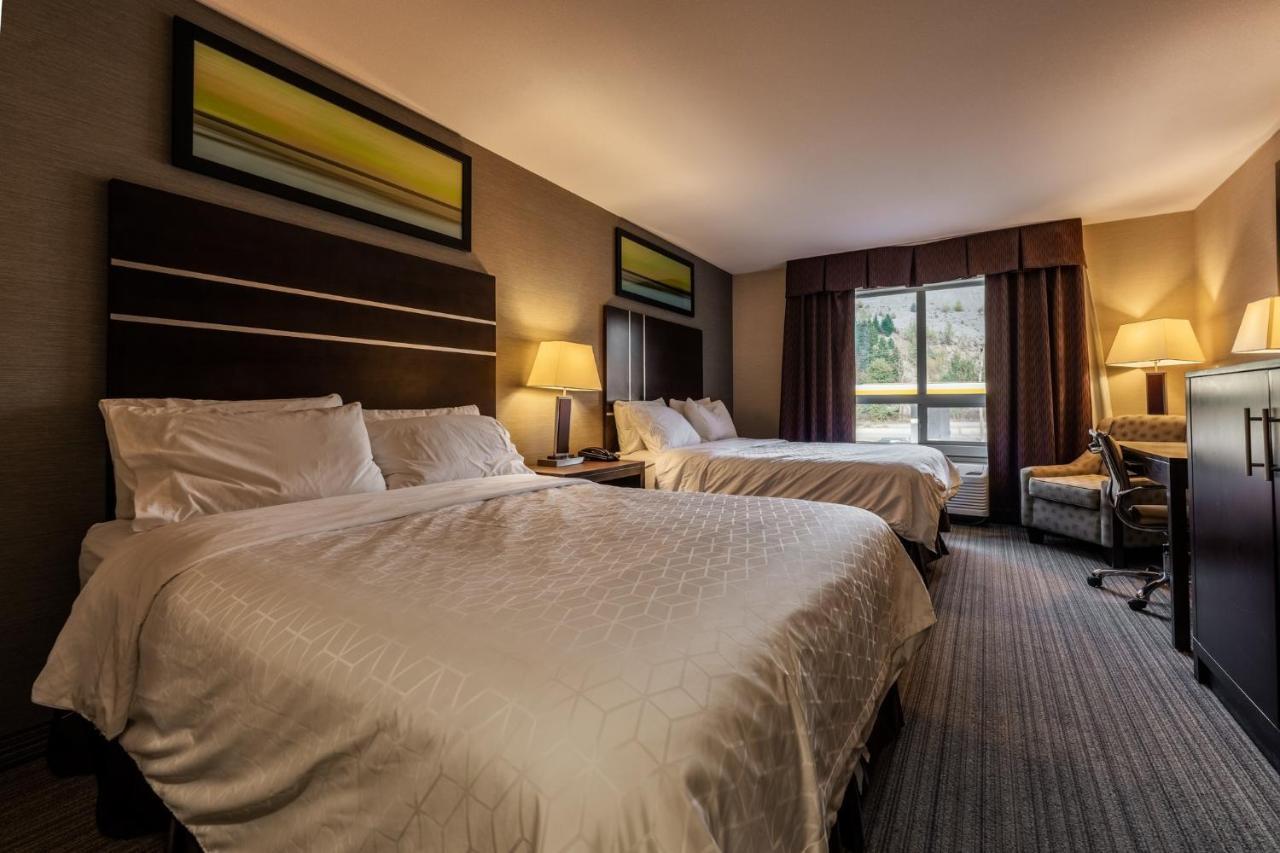 Holiday Inn Express Golden-Kicking Horse By Ihg Dış mekan fotoğraf