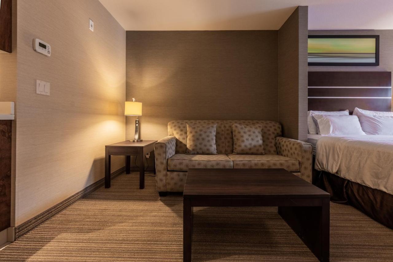 Holiday Inn Express Golden-Kicking Horse By Ihg Dış mekan fotoğraf