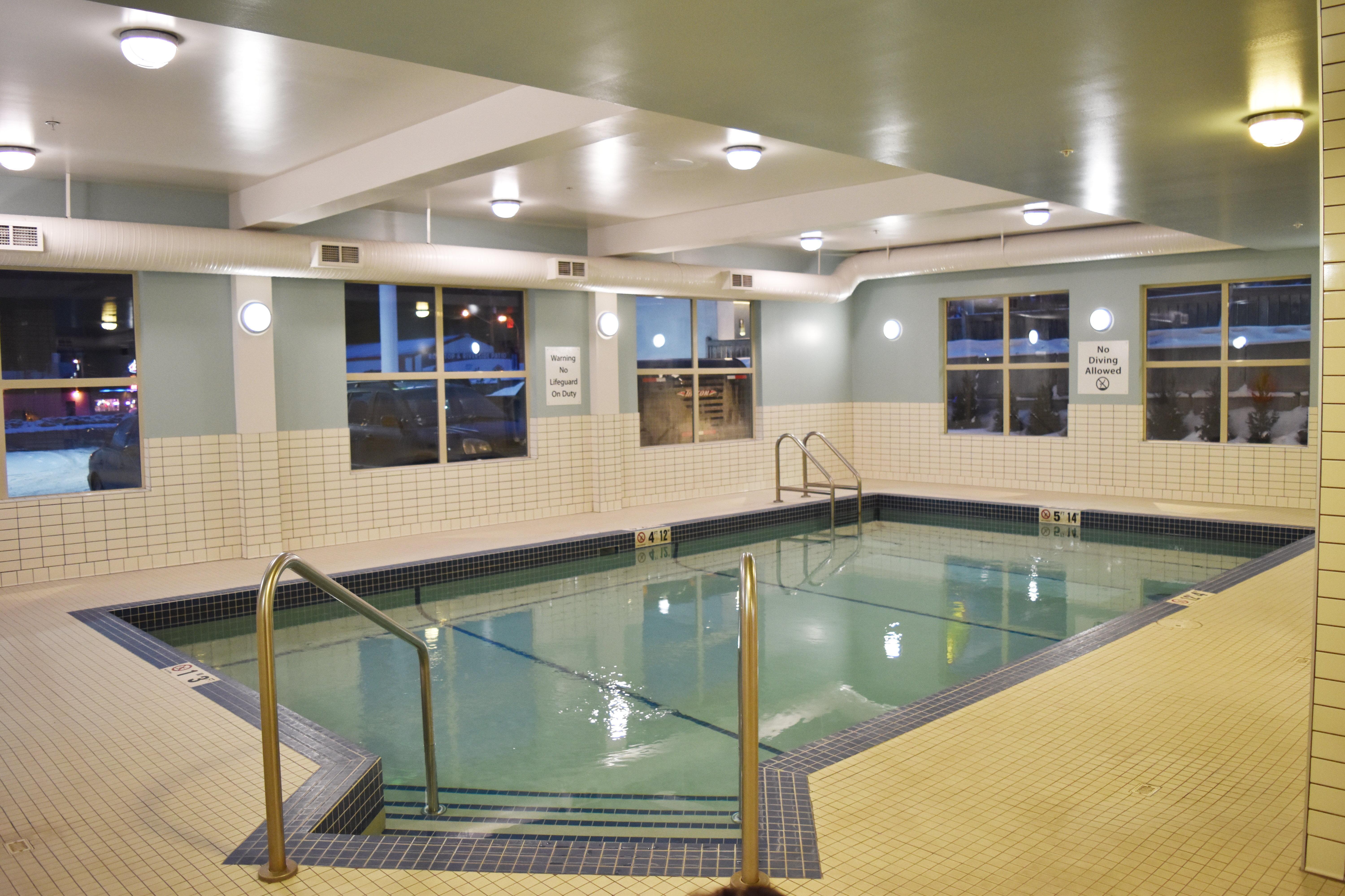 Holiday Inn Express Golden-Kicking Horse By Ihg Dış mekan fotoğraf