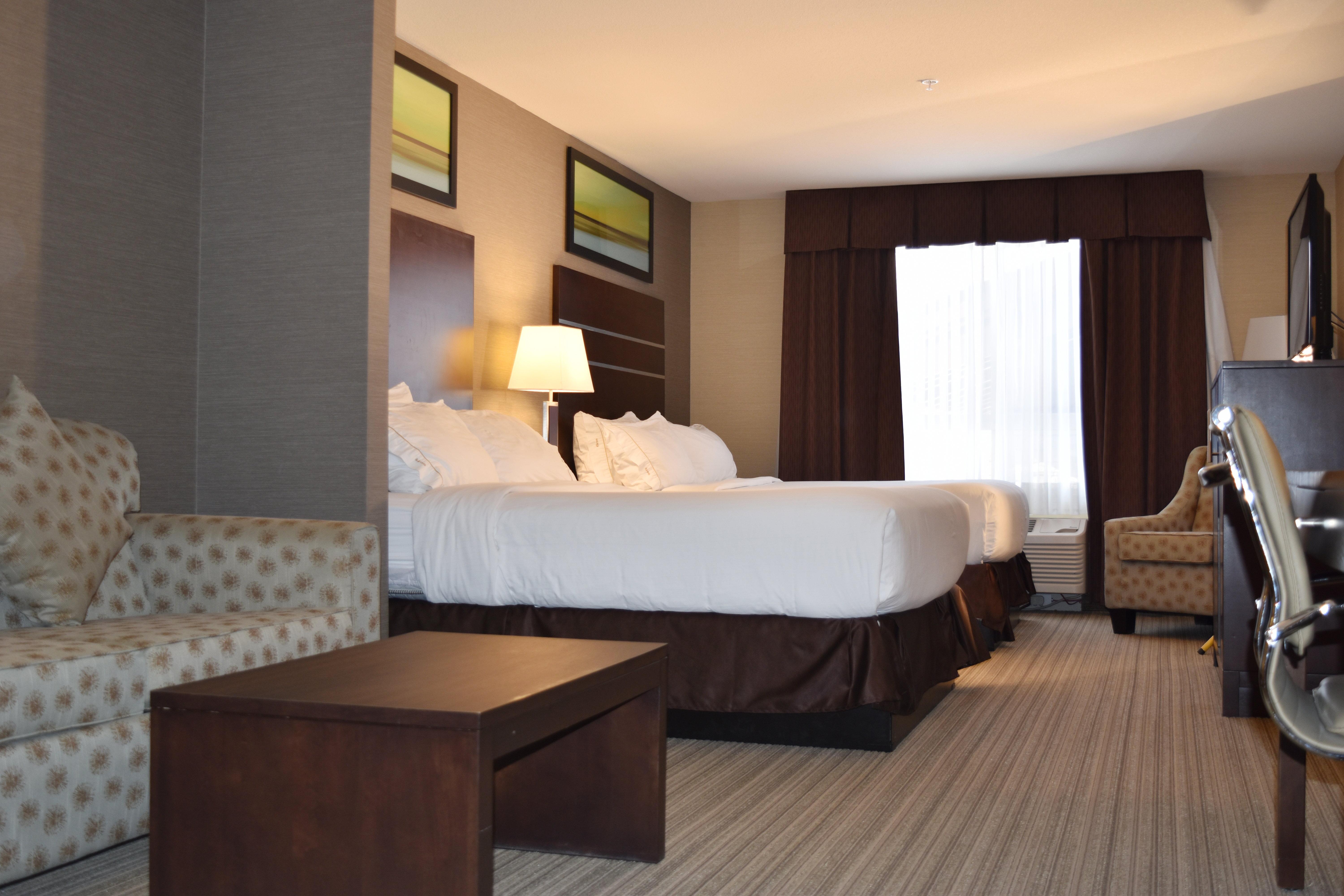 Holiday Inn Express Golden-Kicking Horse By Ihg Dış mekan fotoğraf