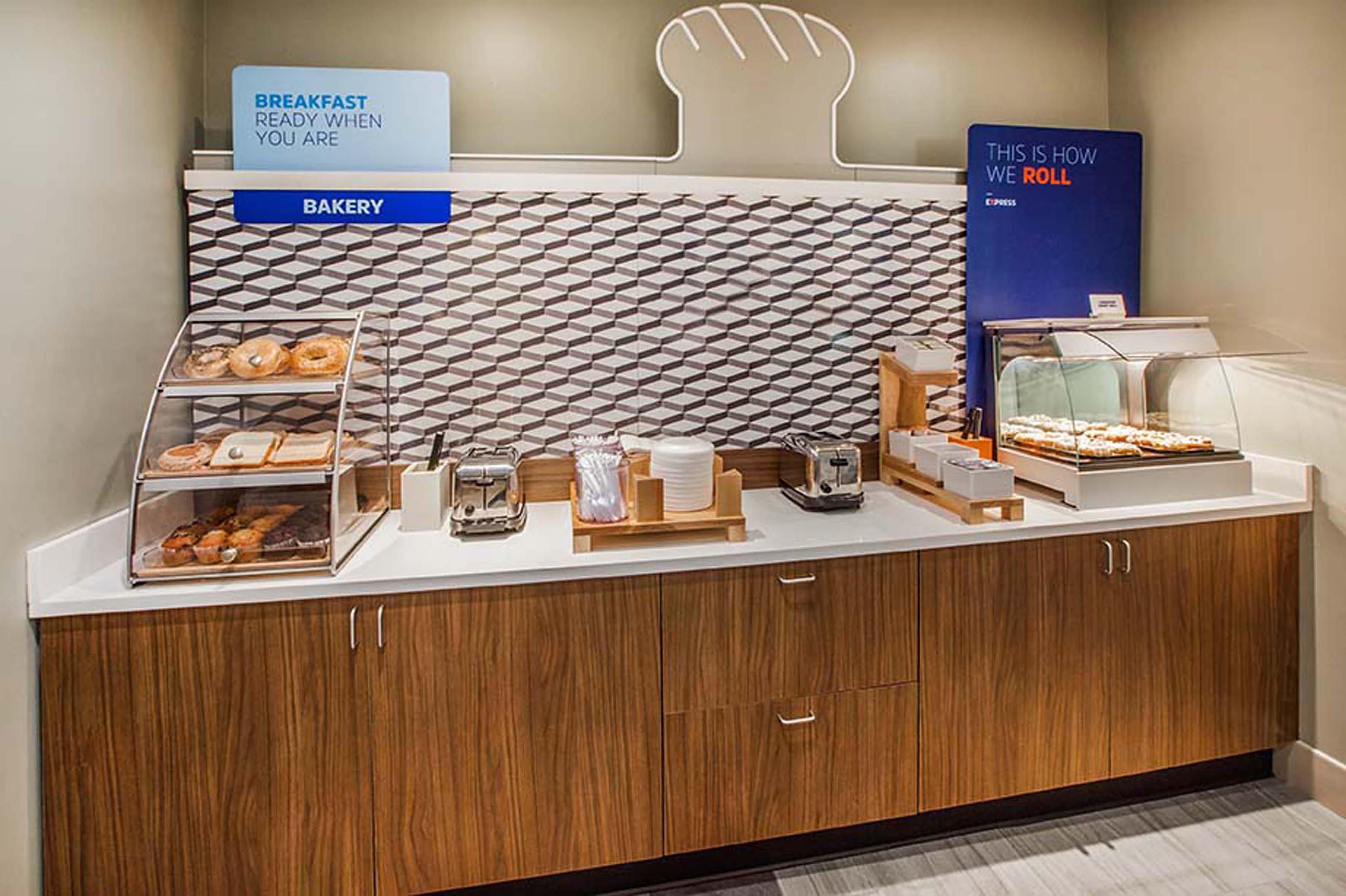 Holiday Inn Express Golden-Kicking Horse By Ihg Dış mekan fotoğraf