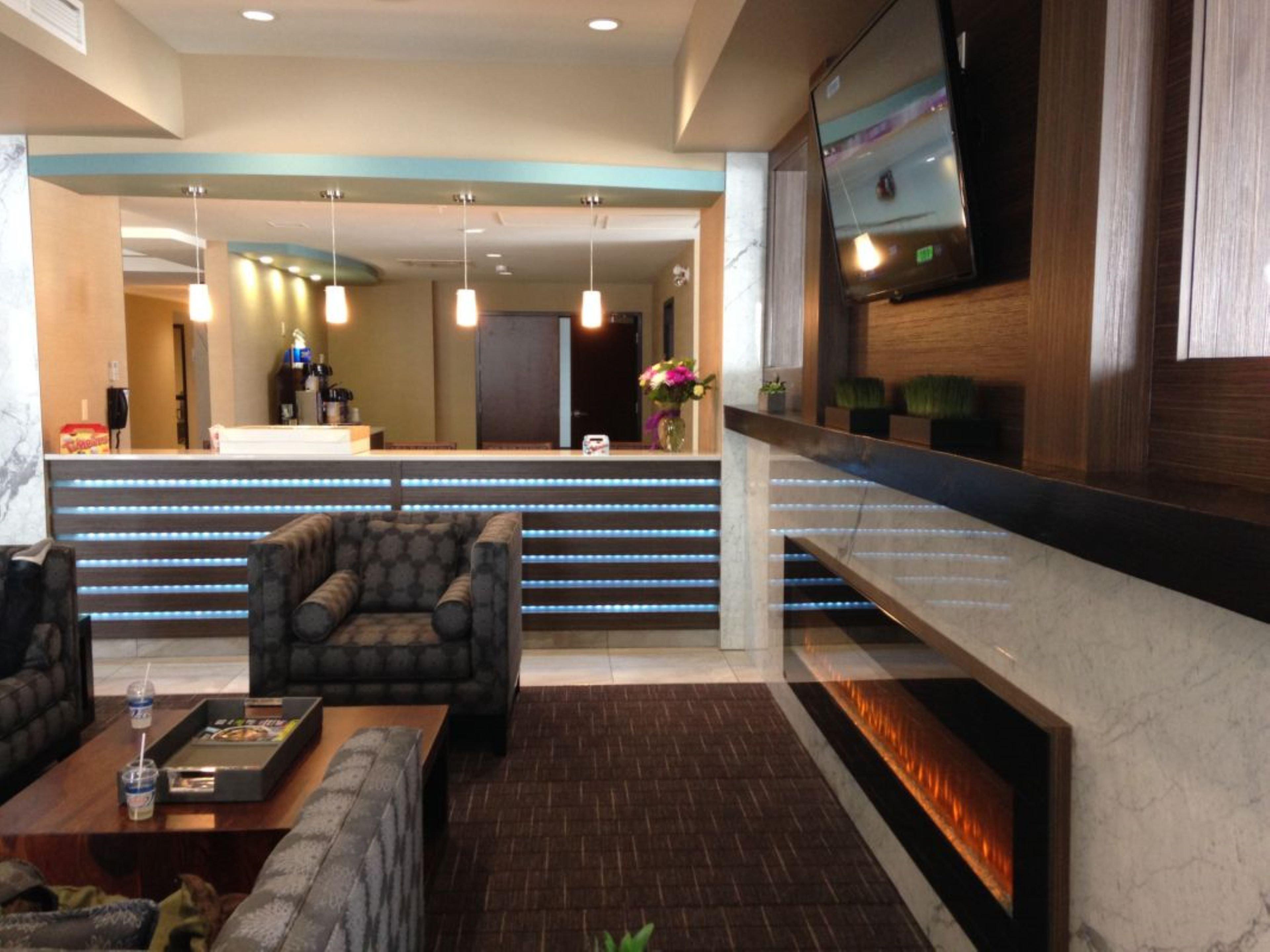 Holiday Inn Express Golden-Kicking Horse By Ihg Dış mekan fotoğraf