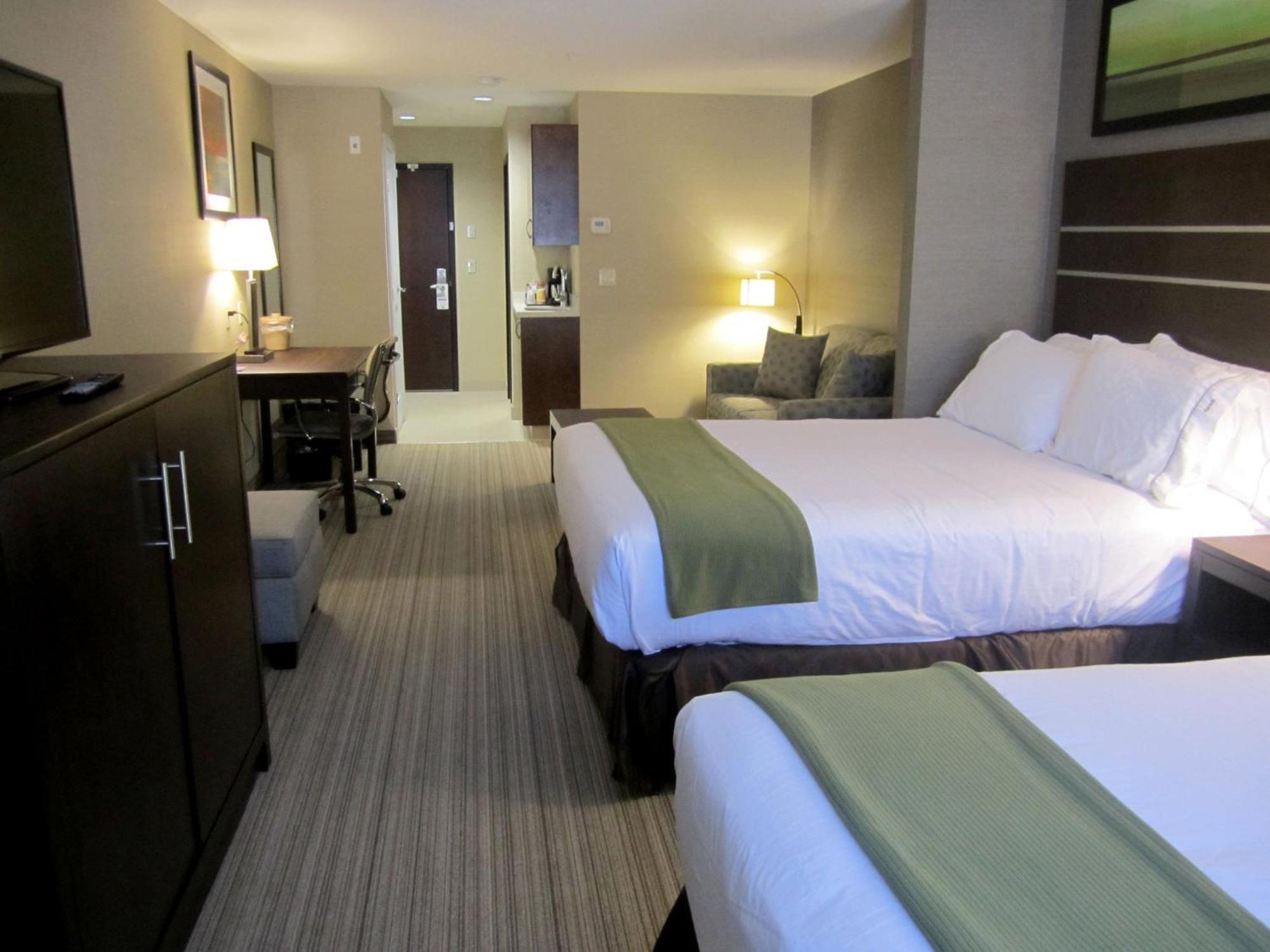 Holiday Inn Express Golden-Kicking Horse By Ihg Dış mekan fotoğraf